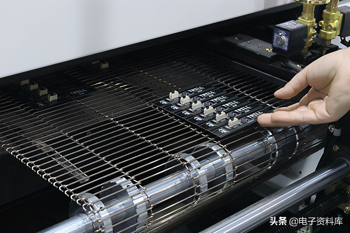 PCB組裝(PCBA):4個步驟和所需的相關(guān)機(jī)器