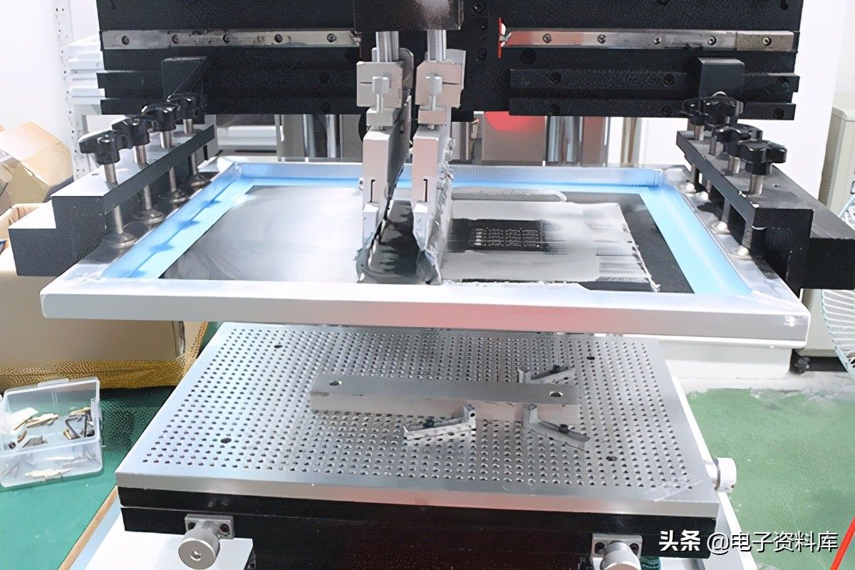PCB組裝(PCBA):4個步驟和所需的相關(guān)機(jī)器